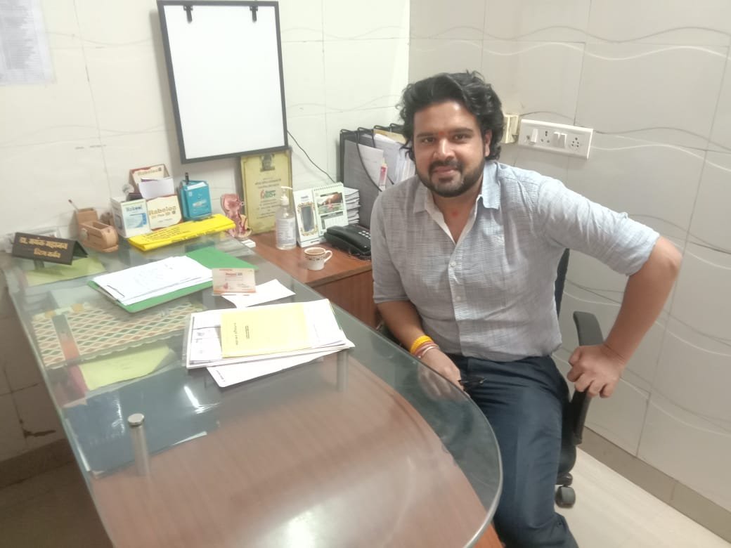 डॉ. रितेश व्यास